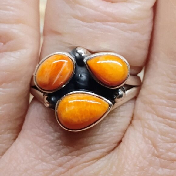 Southwest Sterling Silver Triple Stone Orange Spiny Oyster Ring Size 8 OOAK - Picture 2 of 6
